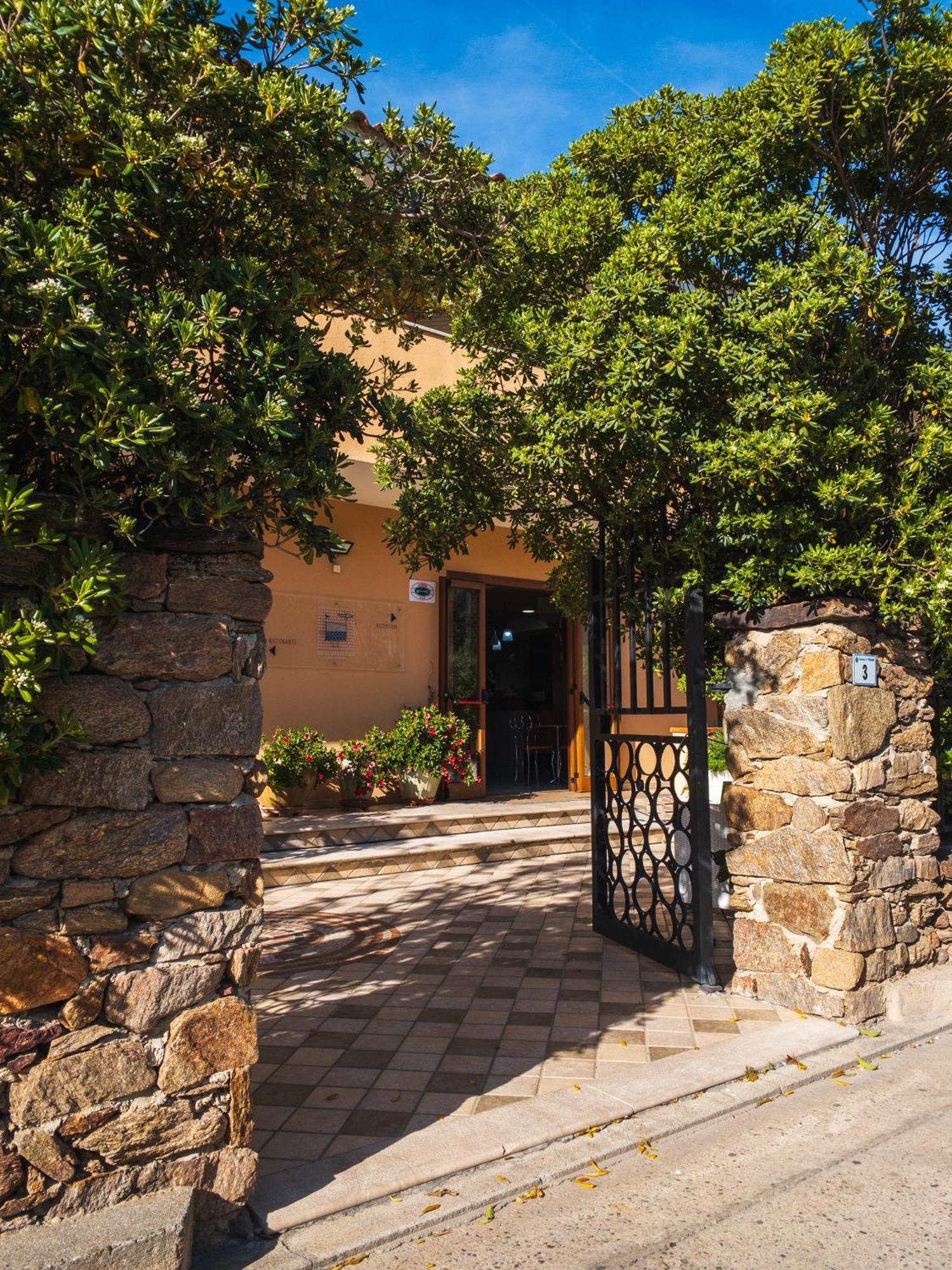 Hotel Donatella Posada  Exterior photo
